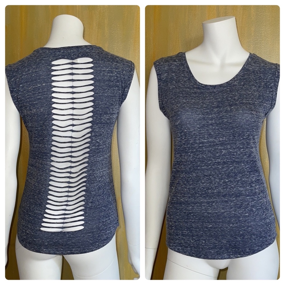 EUC Derek Heart Heathered Blue Shredded Back Tee S